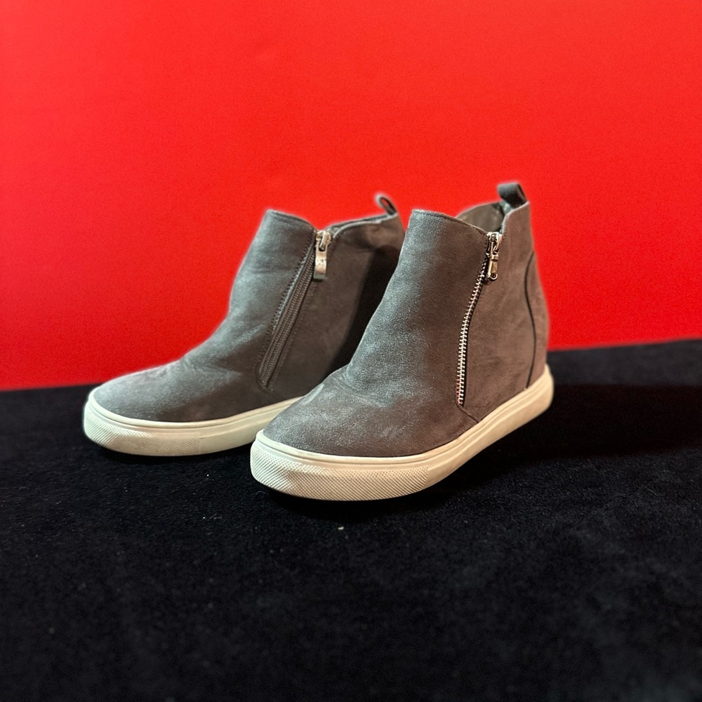 TOP MODA Zip Hi-Top Wedge Sneakers- Gray Suede Women’s SZ 7